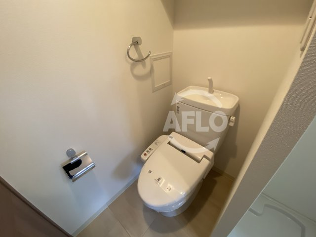 ジュネーゼロイヤルレジデンス梅田東のトイレ|ジュネーゼロイヤルレジデンス梅田東　温水洗浄便座