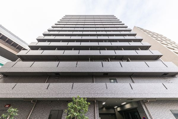 ルーブル板橋区役所前の外観