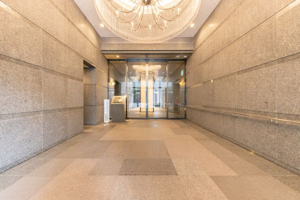 ルーブル板橋区役所前のロビー