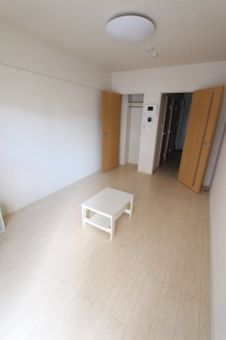 クレイノリーブル横浜の居間・リビング|同シリーズ物件の参考写真です。