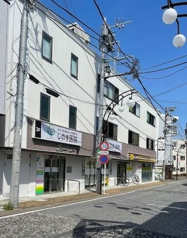 メディカルビルの外観