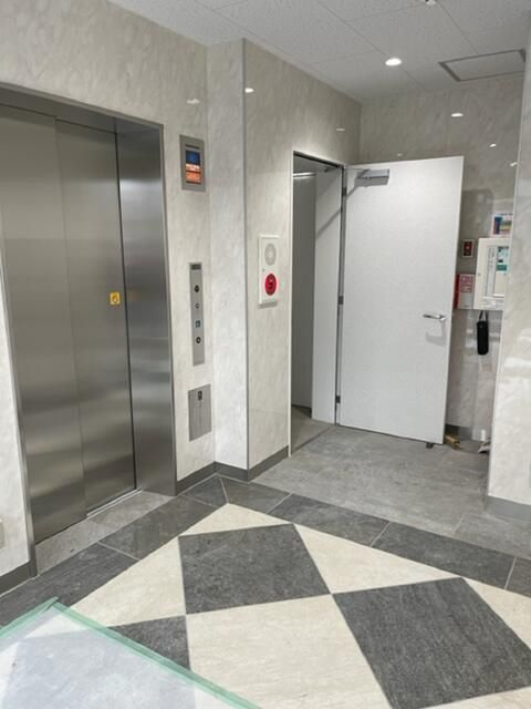 メディカルビルのエントランス