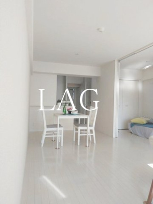 【居間・リビング】 | メルベーユ | 洋室のお部屋です。（家具は付きません）