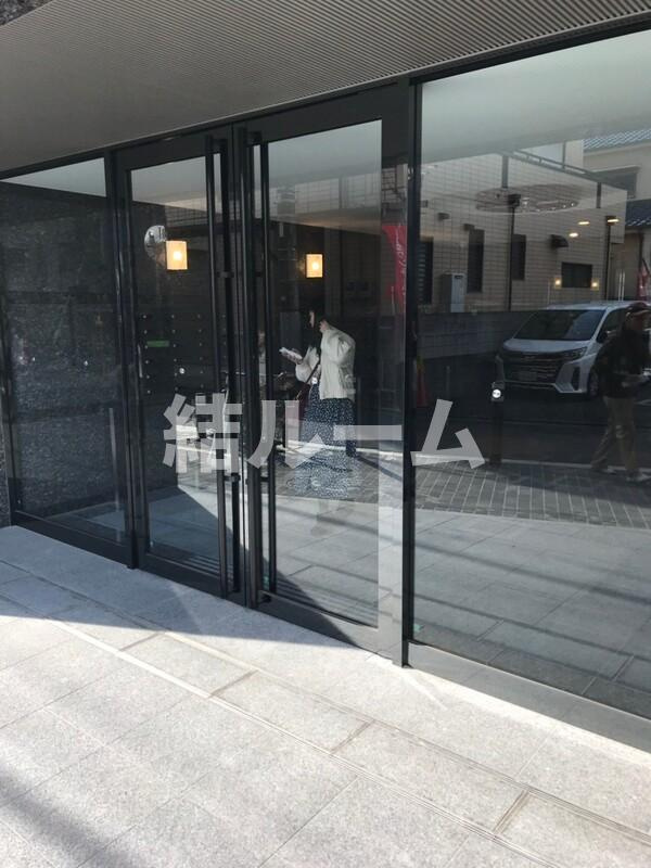 板橋区泉町の賃貸マンションのエントランス