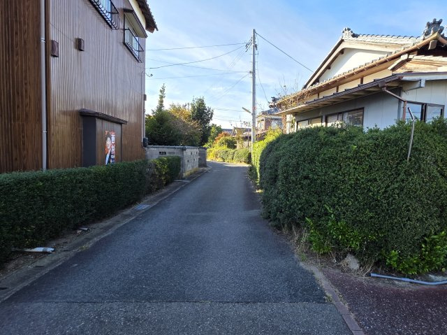 新潟市江南区城山3丁目の前面道路含む現地写真