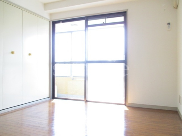 グレースタナカの居間・リビング|明るいお部屋です☆