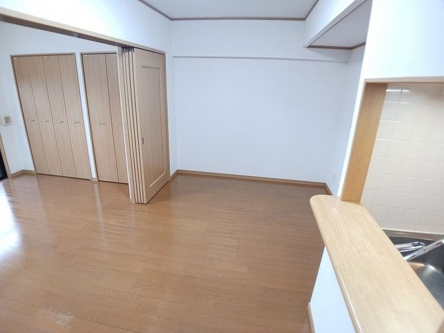 【居間・リビング】 | エヴァーグリーンＮ | 【簡単オンライン契約】来店不要でオンライン申込み＆契約可能♪