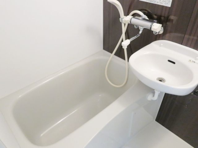 パークサイド小岩の浴室|バスタブです☆