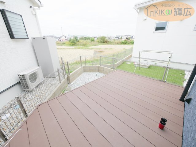 加古川市平岡町高畑　中古戸建のバルコニー