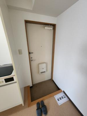 コーポグランブルーの玄関