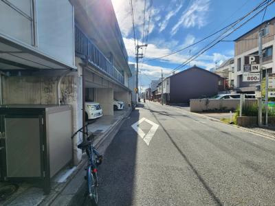 コーポグランブルーの周辺|前面道路