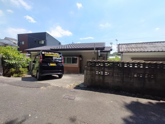 100坪超の広々敷地！平屋戸建ての外観