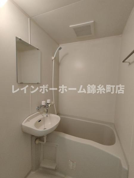 エピーメロン西瑞江の浴室