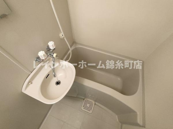 エピーメロン西瑞江の洗面所