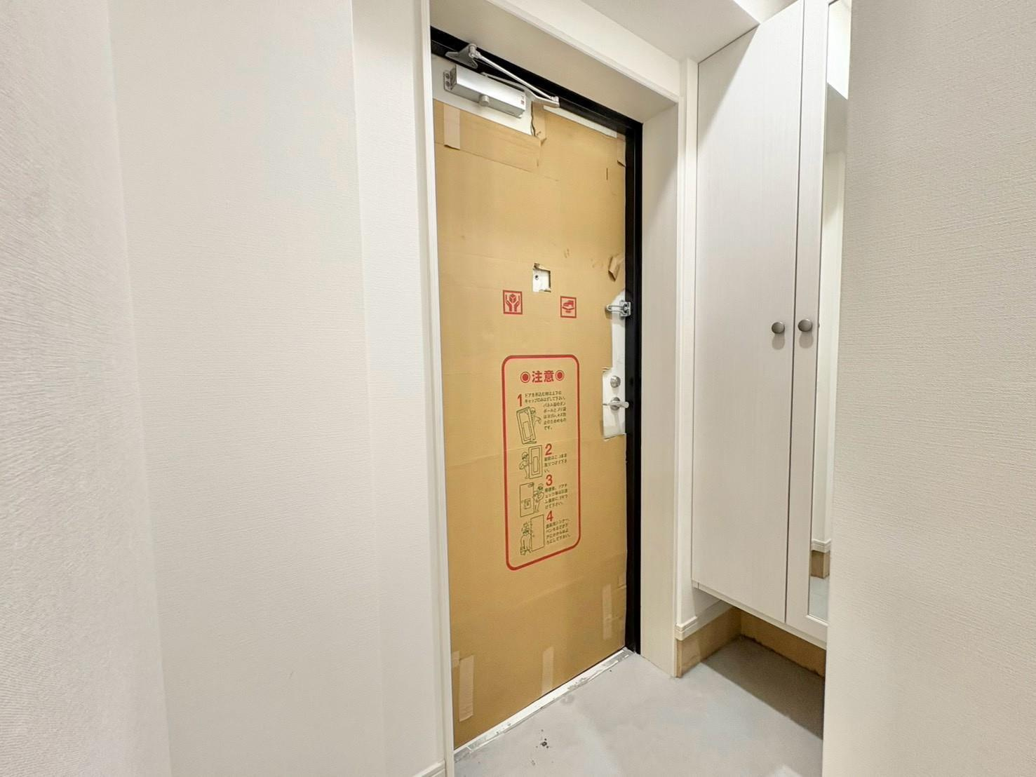 熊本市中央区米屋町１丁目の賃貸マンションの玄関