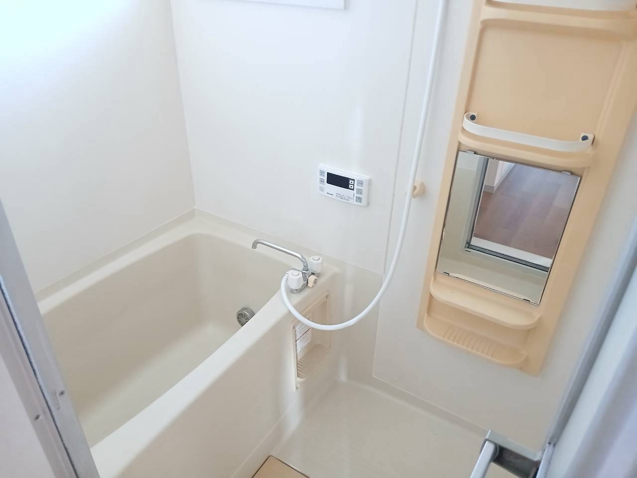 スクエアB棟の浴室|コンパクトで使いやすいお風呂です