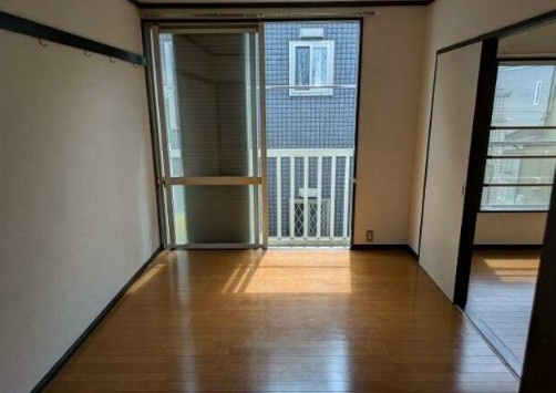 市川市大和田３丁目のアパートの居間・リビング
