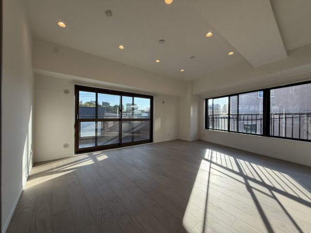 中野区中央５丁目の中古マンションの居間・リビング