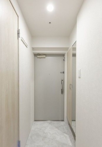 荒川区荒川６丁目の賃貸マンションの玄関
