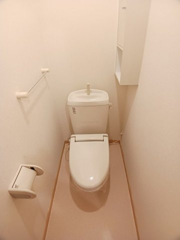 デ・ラ・プレミールのトイレ|落ち着いた色調のトイレです