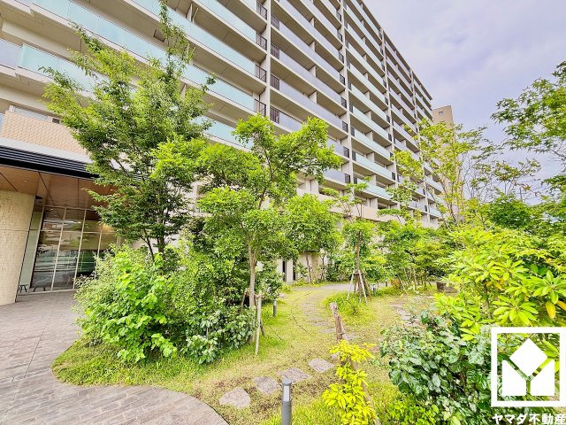 ルネ西宮仁川の周辺|広々16帖のLDKが魅力。家族全員がリラックスできる、ゆったりとした快適リビングで温かい団らんの時間を。