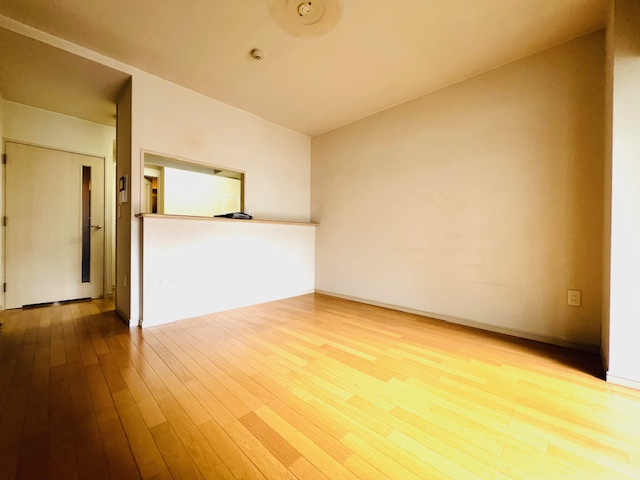 アスタ新長田タワーズコート　コート棟の洋室