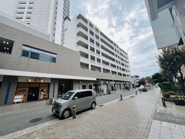 アスタ新長田タワーズコート　コート棟の駐車場