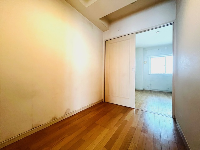 アスタ新長田タワーズコート　コート棟の洋室