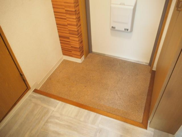 第３奥村マンションの玄関