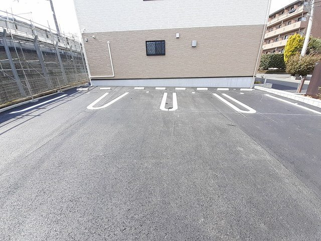 スカーレットの駐車場|駐車場完備です