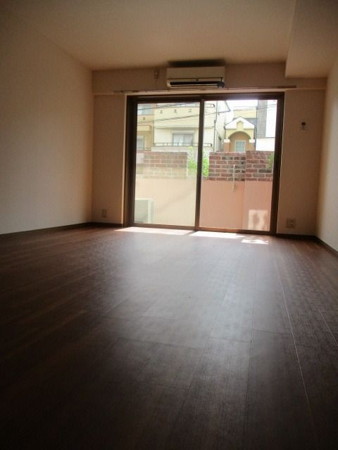 シャンブル・Ｋの居間・リビング