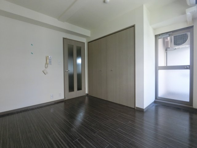 市川市市川１丁目の賃貸マンションの居間・リビング