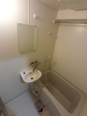 市川市市川１丁目の賃貸マンションの浴室