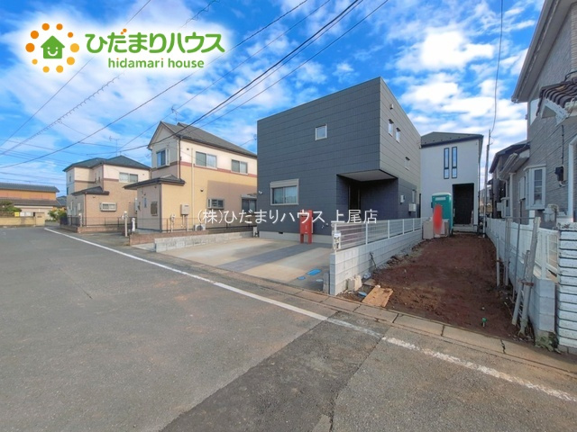 上尾市井戸木5期　新築戸建　グラファーレ01の前面道路含む現地写真|10/14撮影