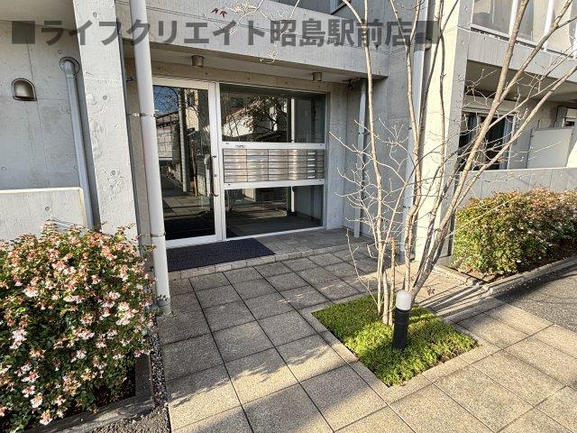 ラフェリオ武蔵砂川のエントランス