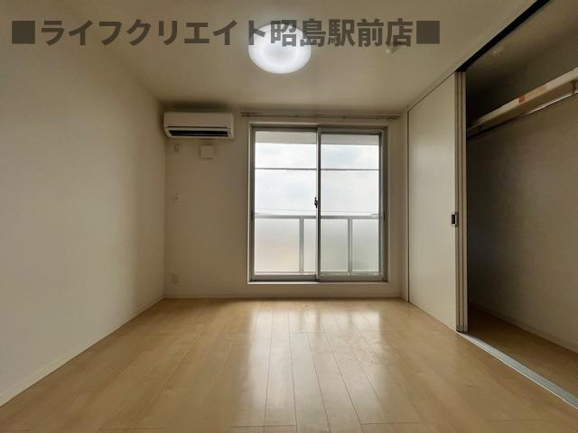 ラフェリオ武蔵砂川の寝室