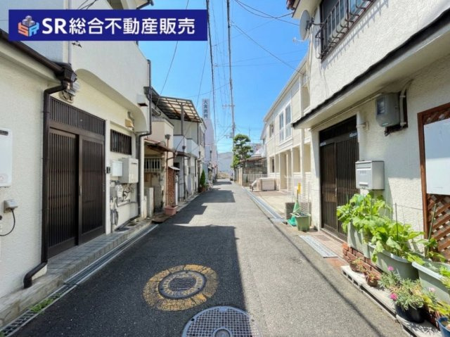 若江本町1丁目中古テラスハウスの前面道路含む現地写真|物件価格が大変お求めやすくなっており、現金購入がオススメです♪