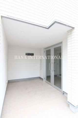 グランシャレー北千住のエントランス
