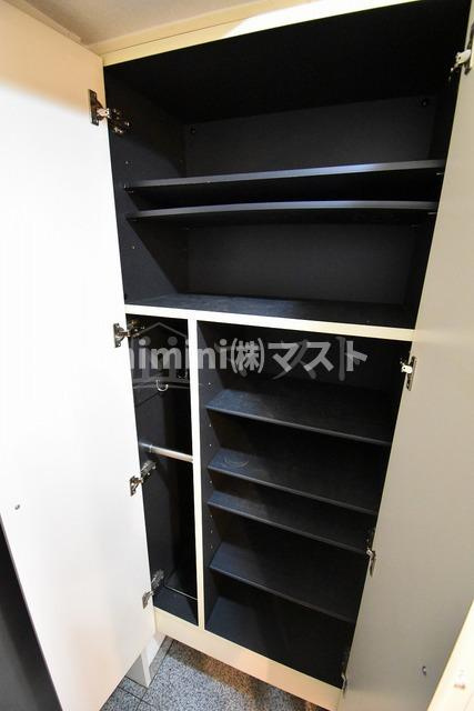 クレアートアドバンス大阪城南の玄関