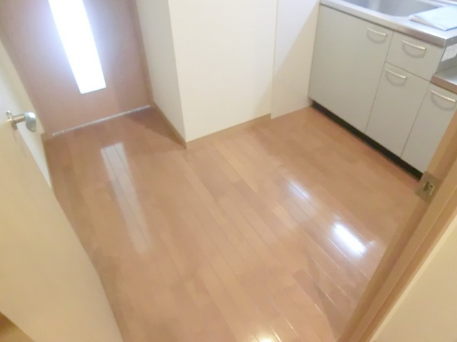 リトルズ篠崎のキッチン|独立キッチンスペース。