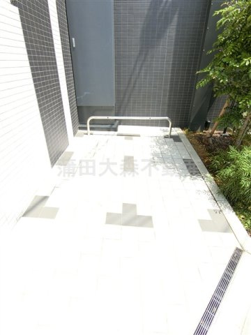 ロアール武蔵新田のその他共用部分|バイク置き場　空き状況等詳細はお問合せください。