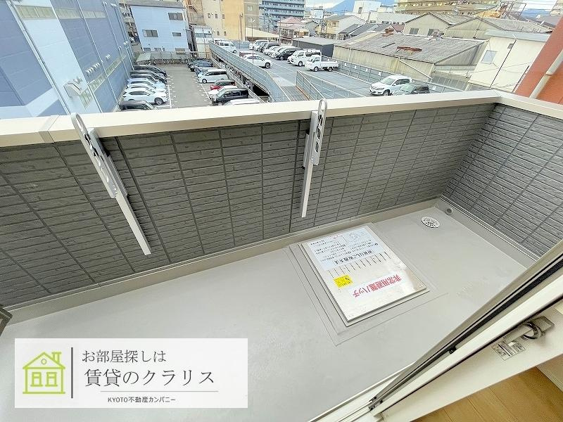 D-roomグレース西院のバルコニー
