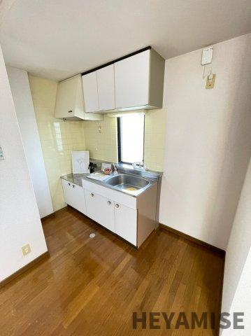 西村コーポのキッチン|※写真は反転タイプの間取りとなります※
