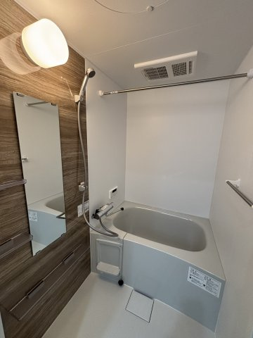 クリエオーレ雁屋西町の浴室