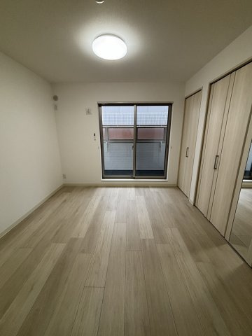 クリエオーレ雁屋西町の洋室