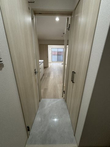 クリエオーレ雁屋西町の玄関