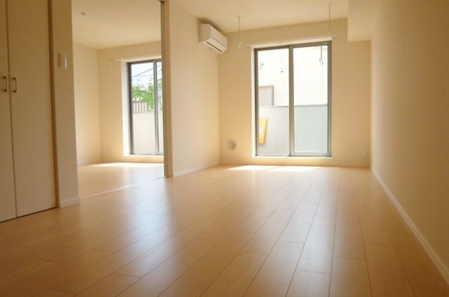 ガーデンパレス上池袋の居間・リビング|★キレイなフローリングのお部屋です★