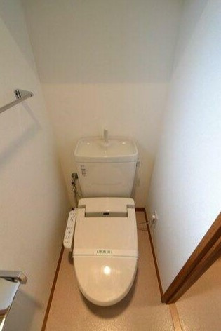コーマ ディ ルッソのトイレ