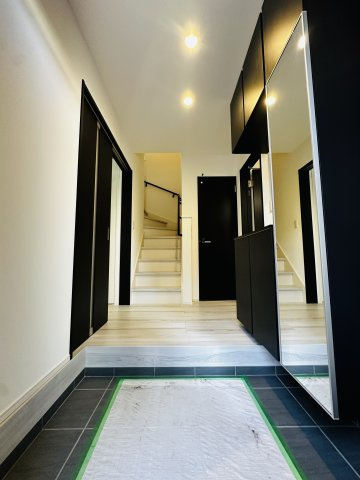 藤沢市稲荷　新築戸建ての玄関