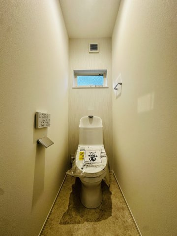 藤沢市稲荷　新築戸建てのトイレ
